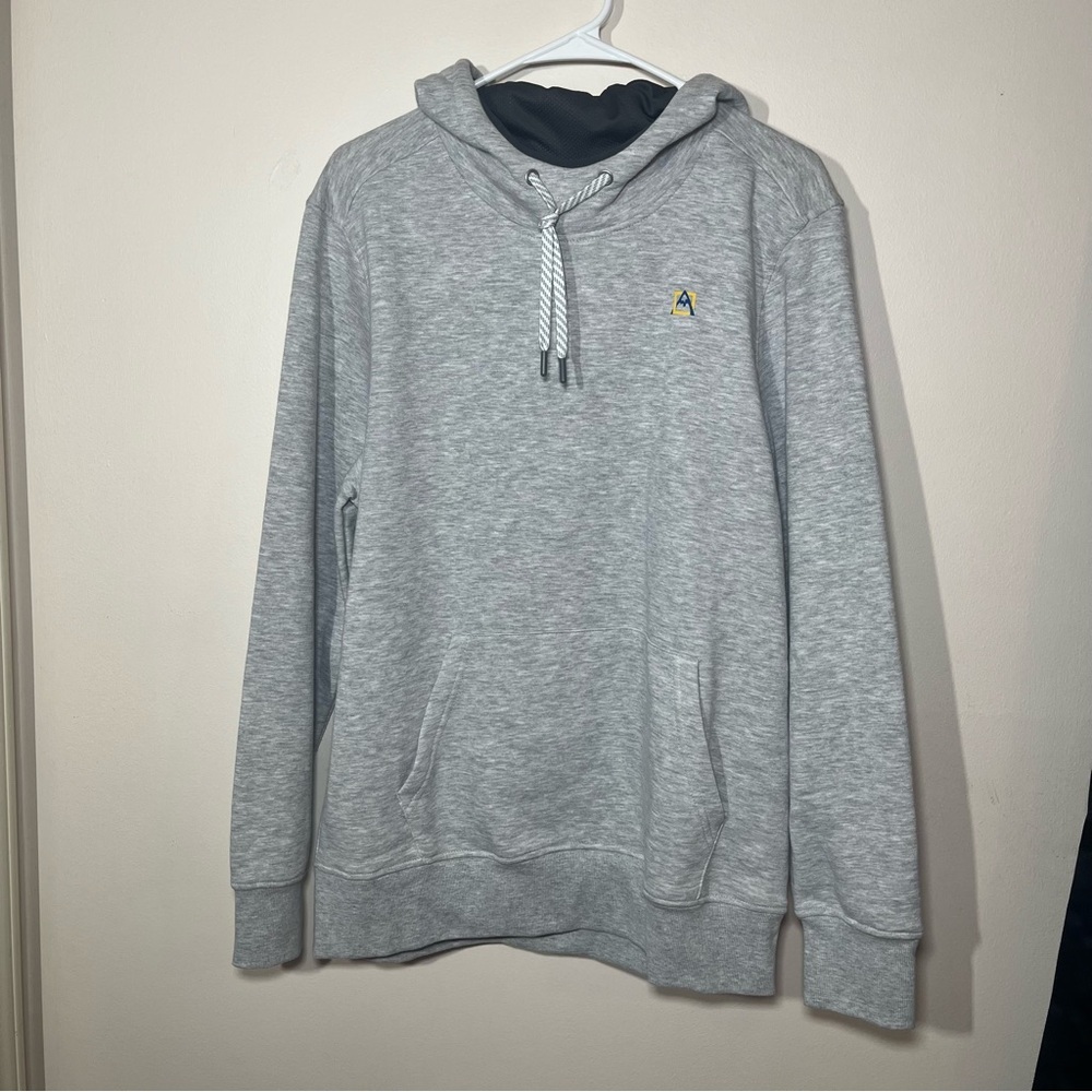 Avalanche Outdoor supply company Gray Hoodie medium